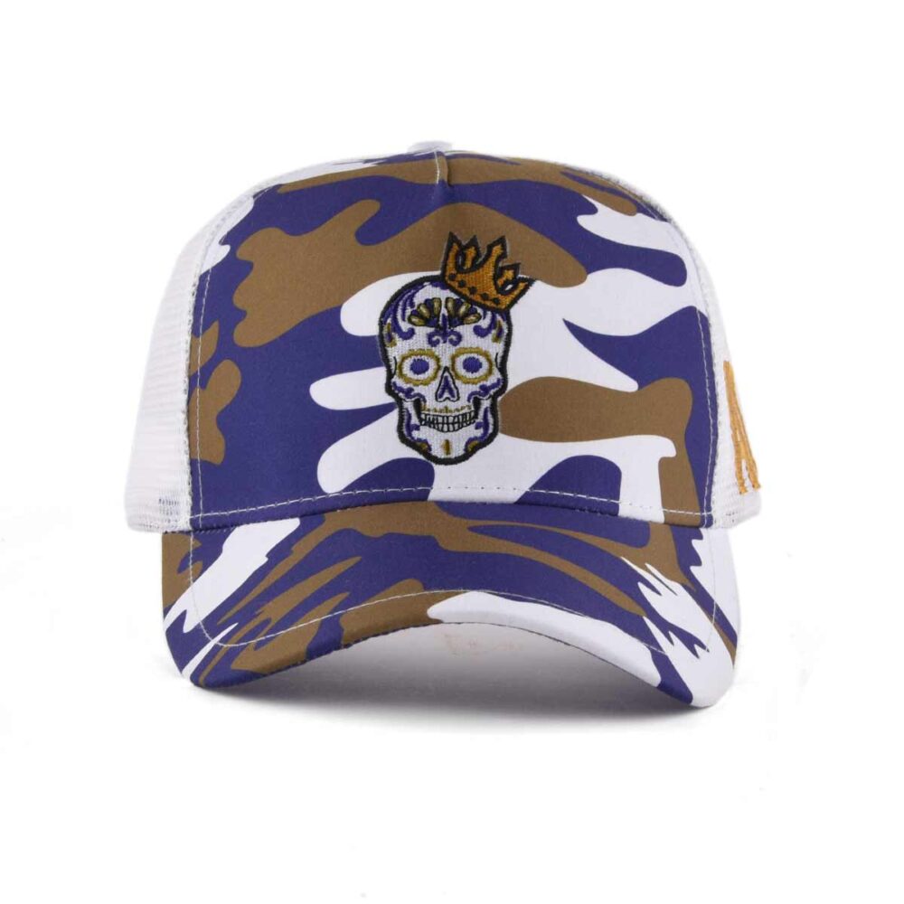 Aung-Crown-camouflage-trucker-hat-with-a-funny-skull-head-and-crown-KN2101031