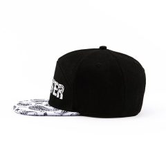 Streeter-unisex-black-and-white-snapback-hats-at-the-horizontal-view-KN2102012