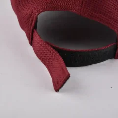 the-stick-on-Velcro-closure-of-the-adjustable-baseball-cap-KN2012082